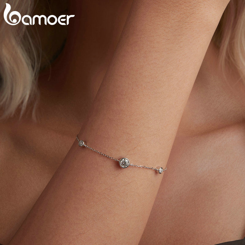 0.5ct va 0.1ct toshlar bilan zamonaviy Moissanite bilaguzuk, 925 sterling kumushdan tayyorlangan - Har kuni kiyish uchun yoki unga sovg'a sifatida ideal