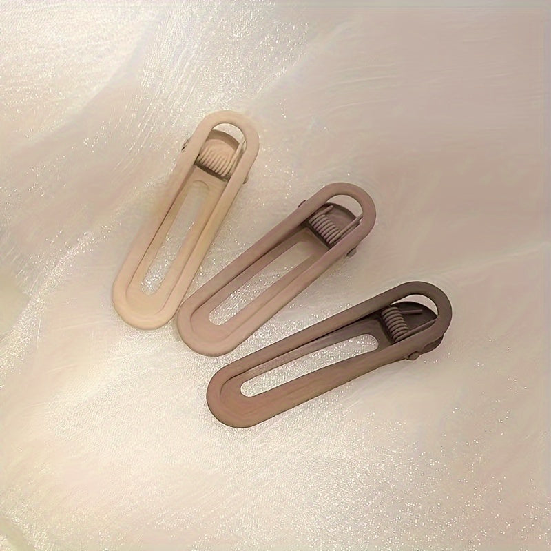 Women’s Hair Accessories Set with Claw Clips Side Clips Rings and Hoops in Minimalist Style