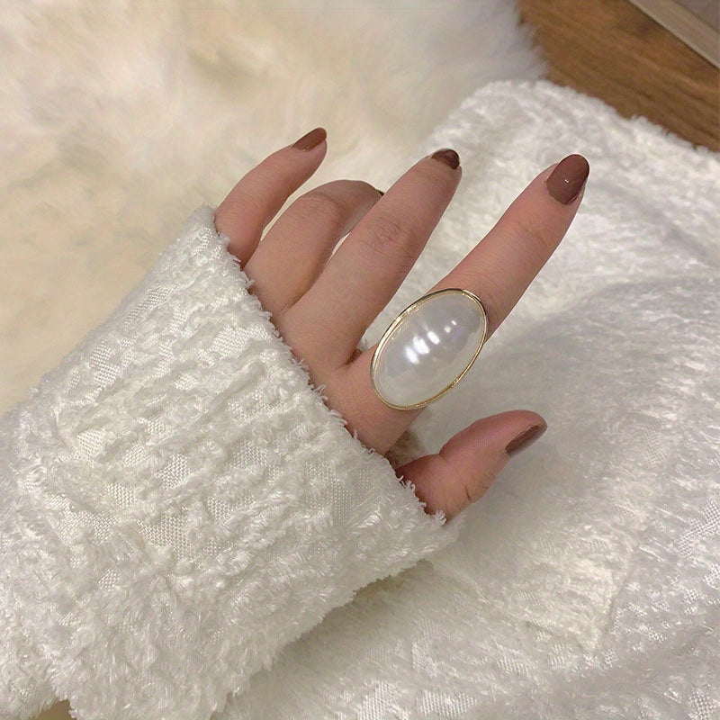Zamonaviy Geometrik Usulda Stylish Faux Pearl Ring - Moslashuvchan O'lchov, Maxsus Tadbirlar Uchun Ideal, Ellips Shakli, Ochiq Shank, Trendy Aksessuar, Model J213