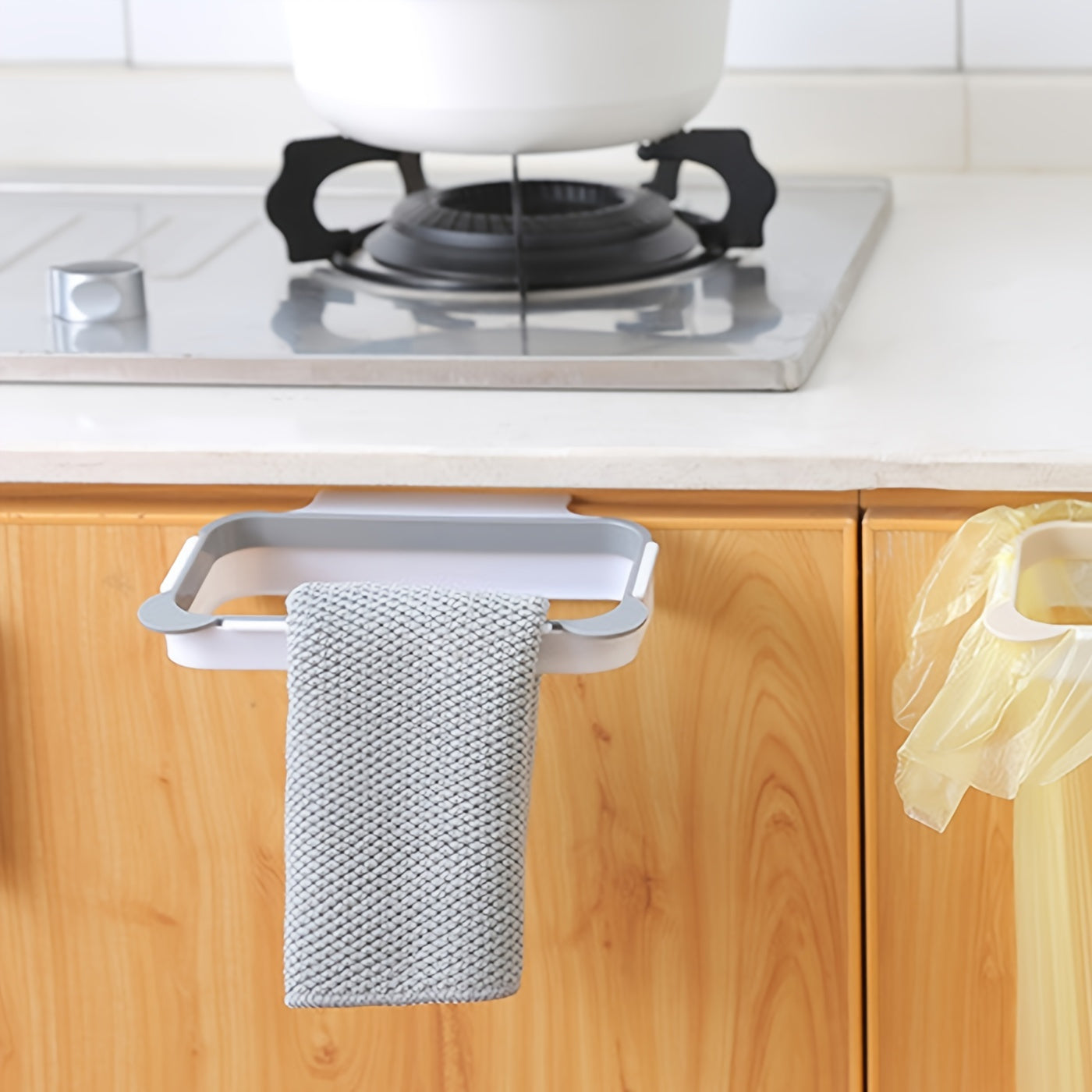 Zamonaviy Plastik Axlat Qoplari Uskunasi: Axlat Qoplarini Shkaf Eshiklarida Tashkil Qiling - Joyni Tejaydigan Dizayn, 18.29sm x 11.94sm - Oshxona va Hammom uchun Mukammal, Kichik Joylar uchun Qisqa Axlat Qutisi