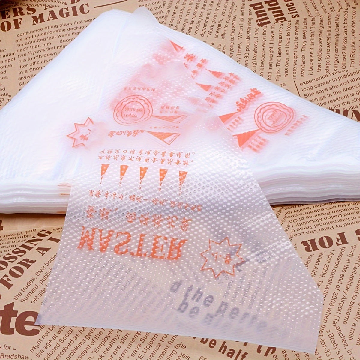 Set of 100 Thickened Disposable Plastic Piping Bags for Cake Decorating and Icing