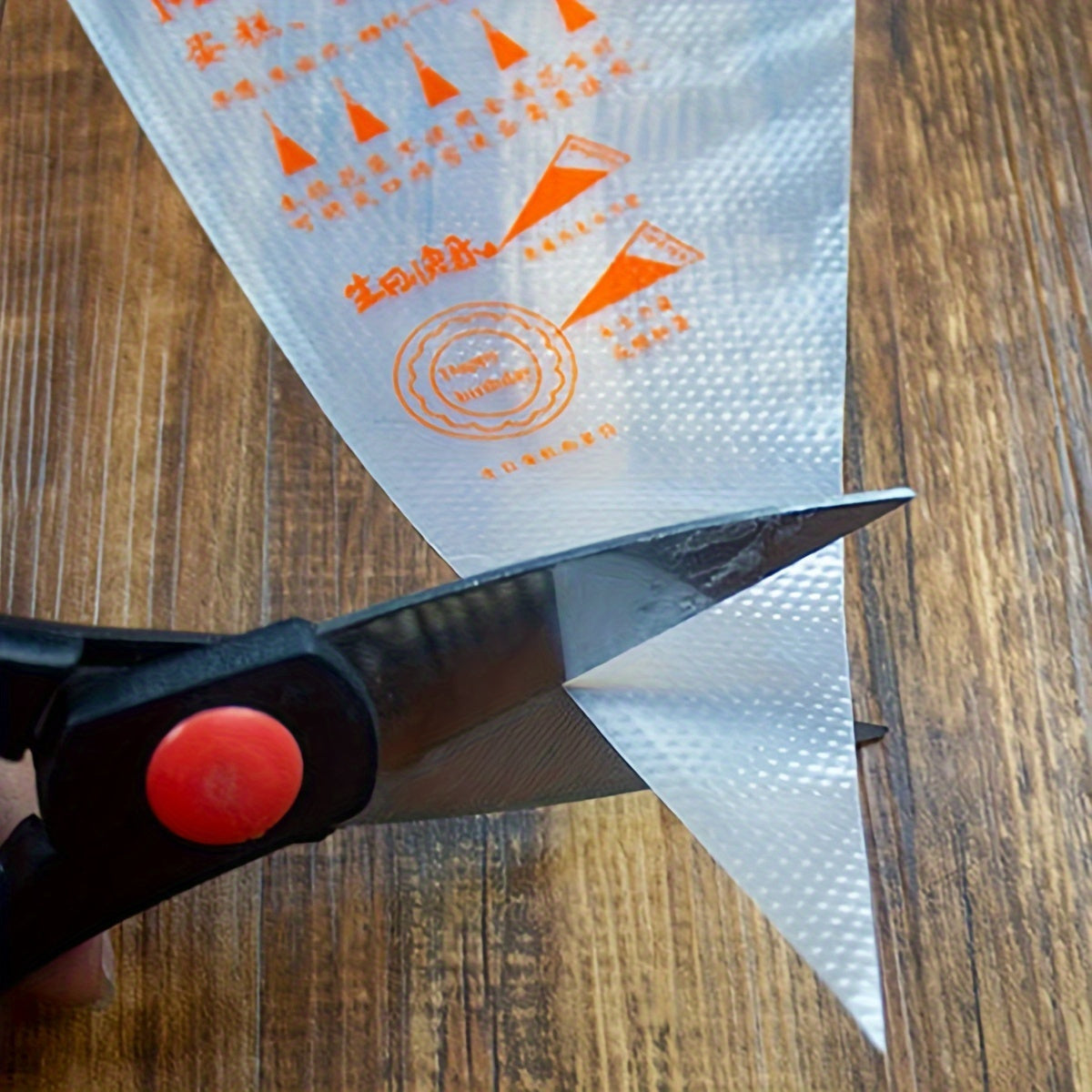 Set of 100 Thickened Disposable Plastic Piping Bags for Cake Decorating and Icing