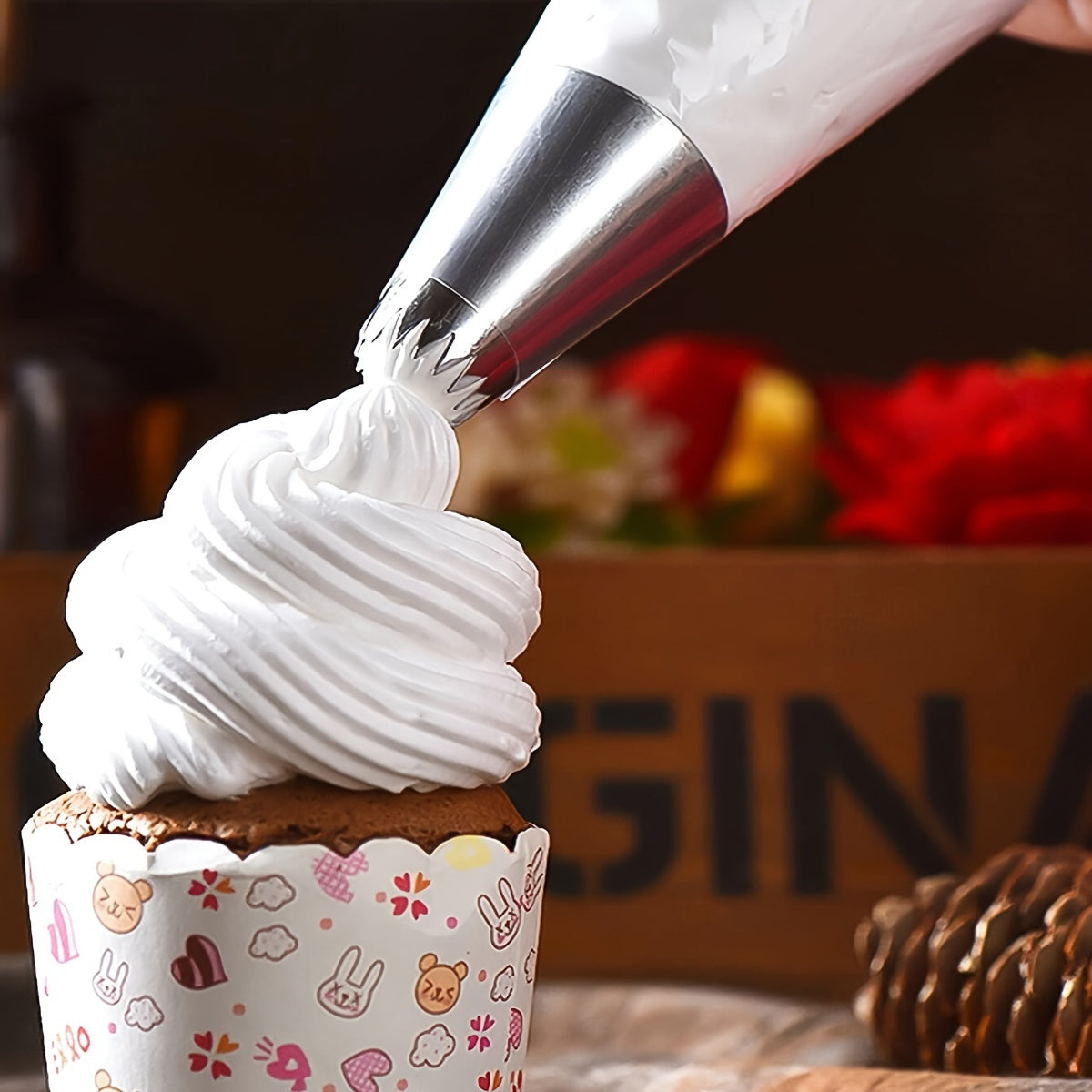 Set of 100 Thickened Disposable Plastic Piping Bags for Cake Decorating and Icing