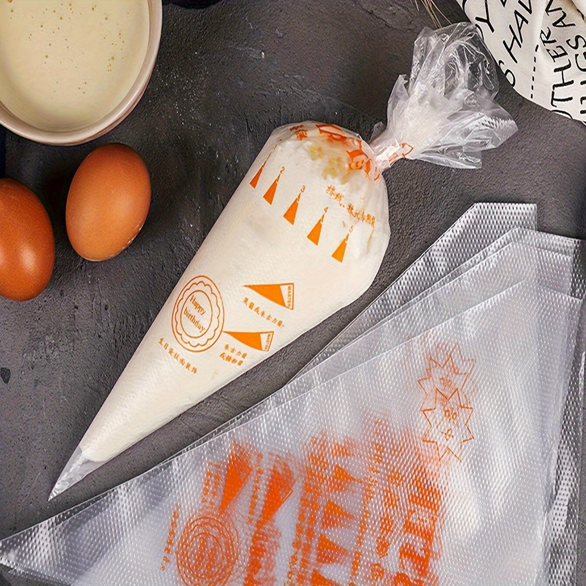 Set of 100 Thickened Disposable Plastic Piping Bags for Cake Decorating and Icing