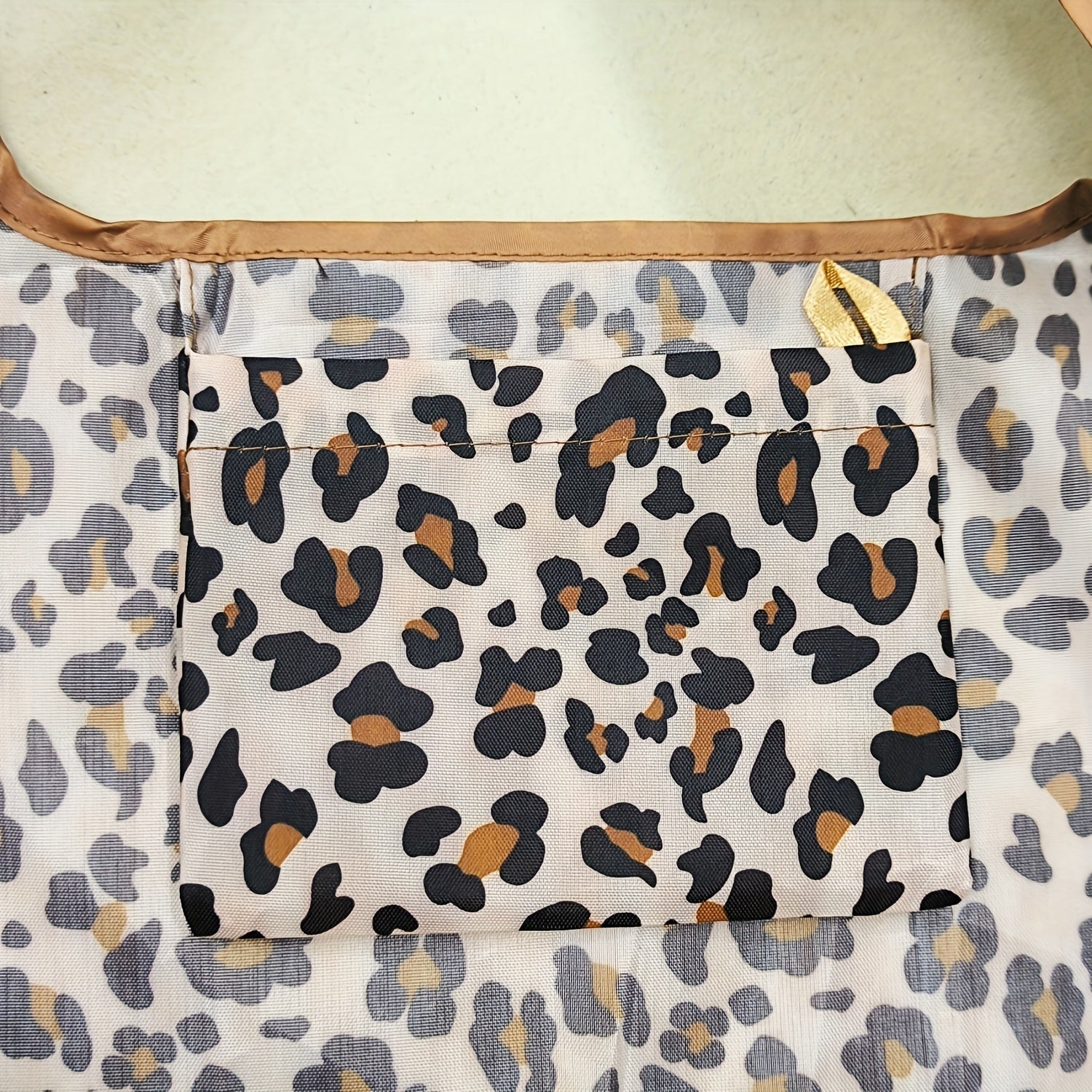 Leopard Print Tote Bag for Women Foldable Shoulder Handbag for Daily Use