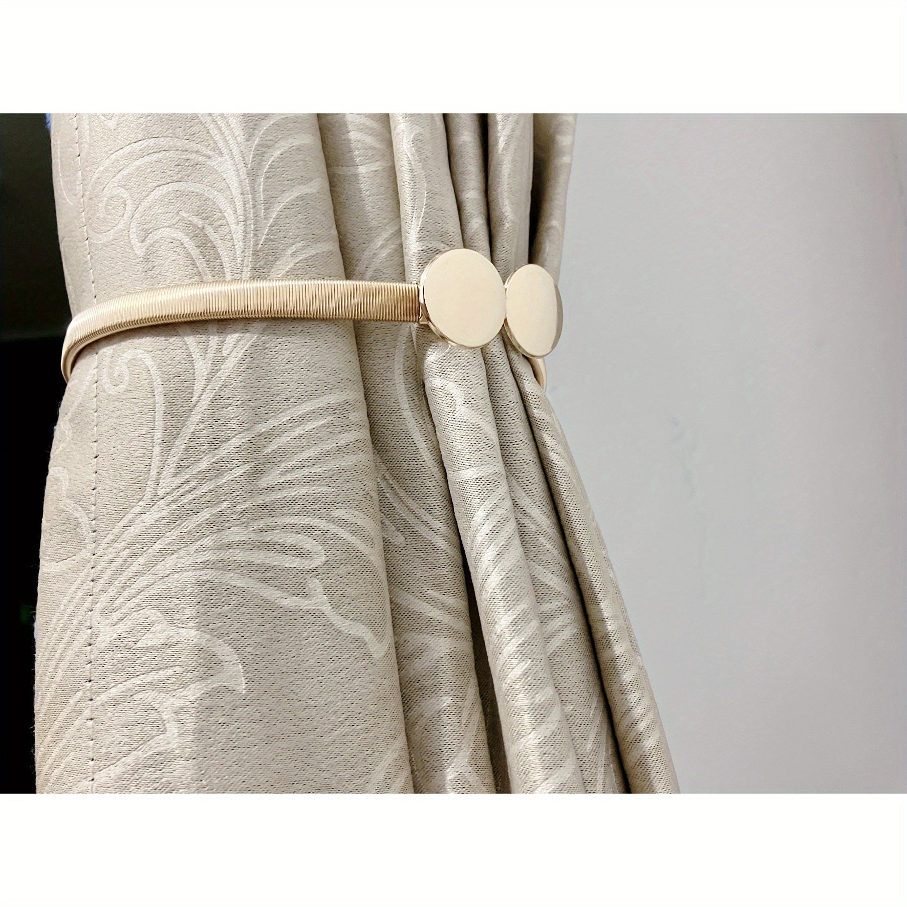 Zarif 2024 Luks Metall Pardoz Tashuvchisi, Oltin/Silver Rangli Qoplama Bilan, Zamonaviy Uy Bezash Uchun Nordik Ilhomlangan Dizaynni O'z Ichiga Oladi