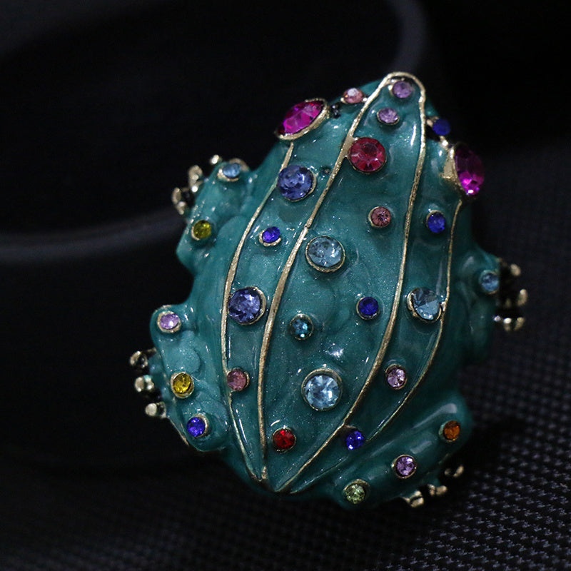 Vintage Frog Brooches for Women with Multicolored Rhinestones and Cute Style