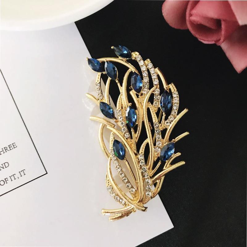 Vintage Feather Brooches for Women Elegant Coat Accessories Stylish Jewelry