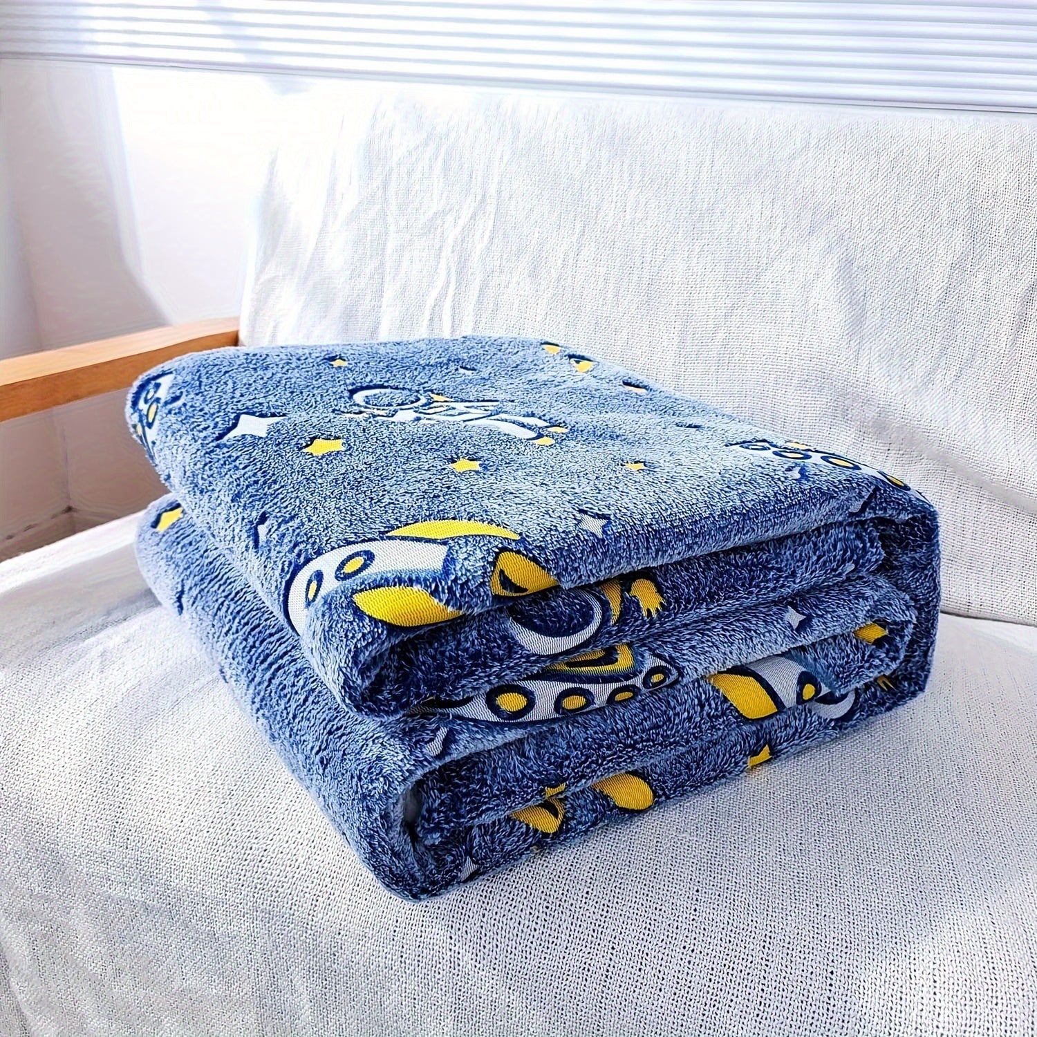 Glow in the Dark Astronaut Blanket Flannel Cozy Bed Sofa Car Office Gift for Boys Girls