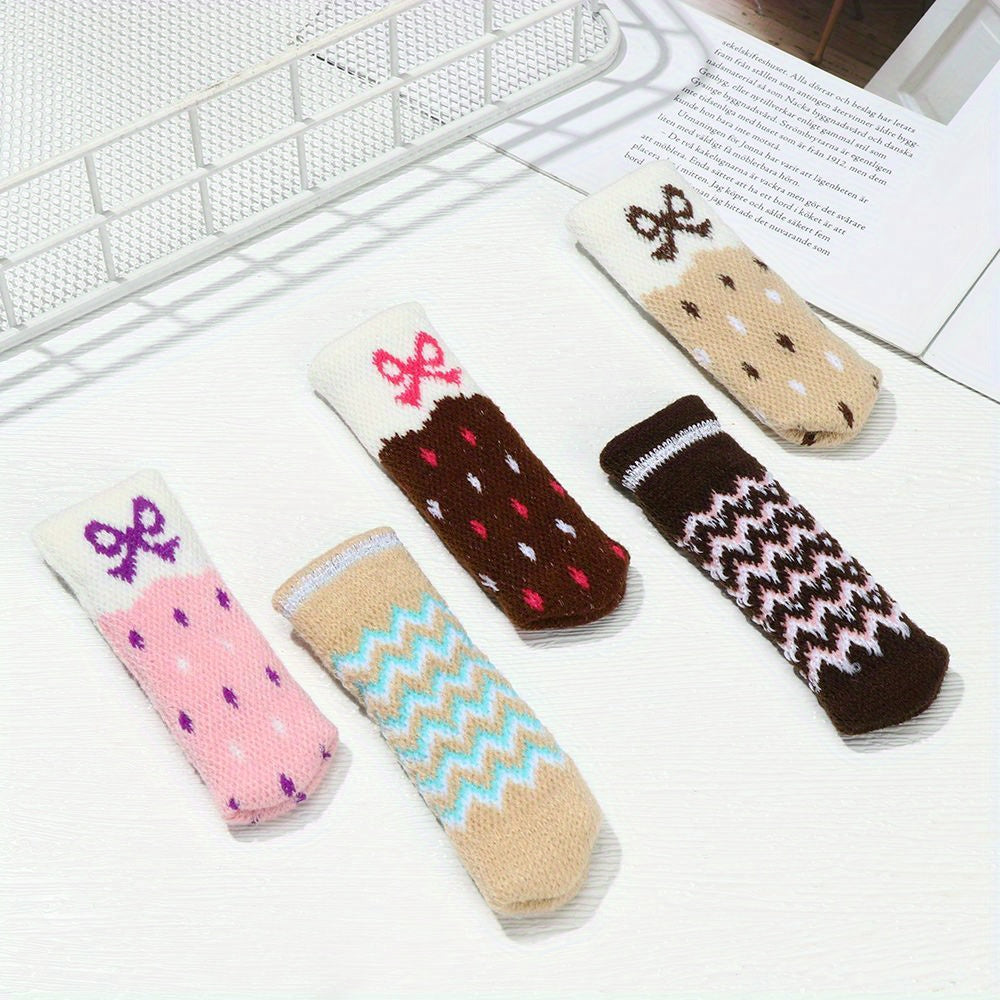 Vintage uslubidagi polni himoya qilish uchun anti-slip to'qilgan stul oyoq paypoqlari. 25mm-45mm stol va stul oyoqlari uchun mos keladi. Zipli, cho'ziluvchan dizayni bilan o'rnatish oson. Mebelni xavfsiz va jim saqlaydi.