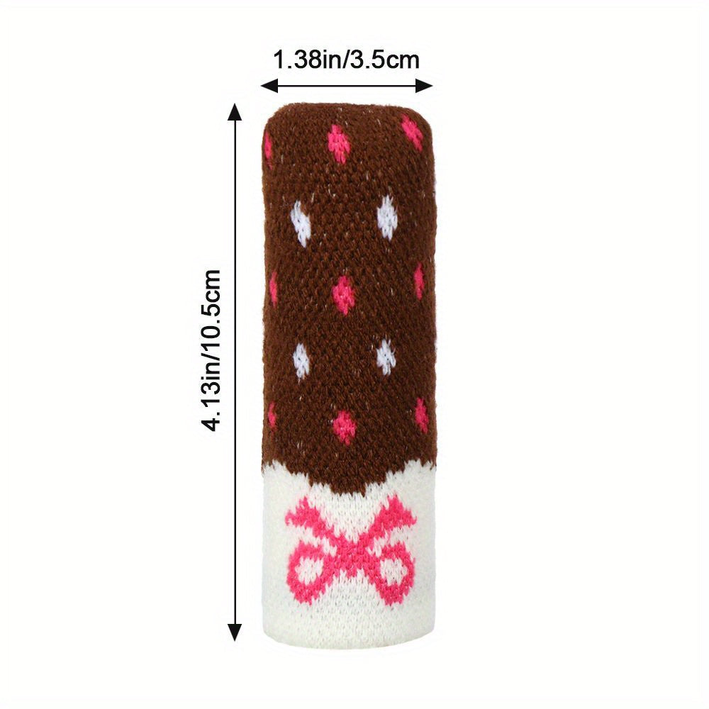 Антискользящие вязаные чехлы на ножки стульев для защиты пола в винтажном стиле. Подходят для ножек столов и стульев диаметром 25 мм-45 мм. Легко устанавливаются благодаря застежке-молнии и эластичной конструкции. Обеспечивают надежность и тишину мебели.