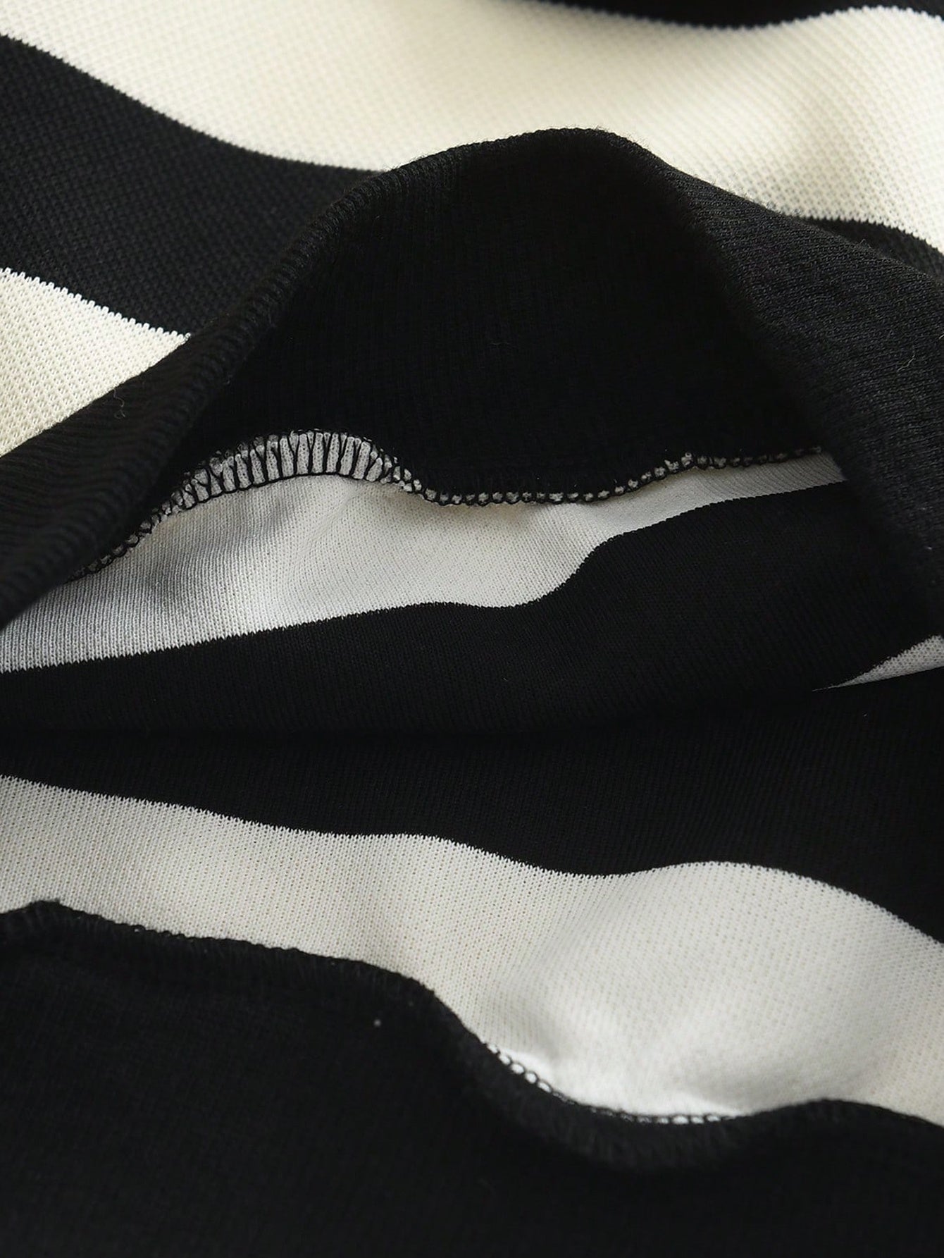 Детский комплект: свитер и брюки с сердечным узором для весенне-осенней одежды на улицу