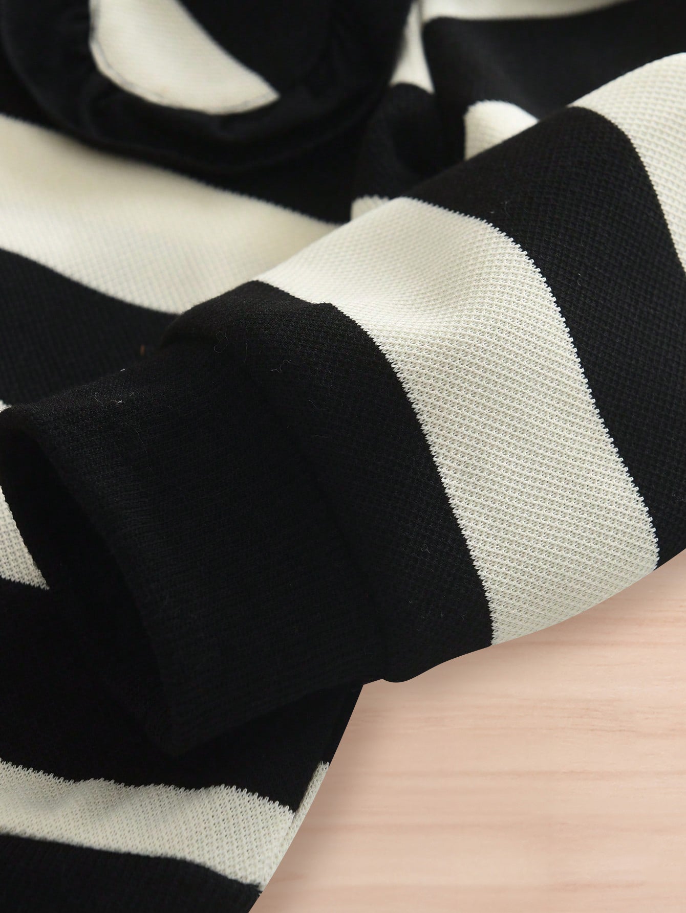 Детский комплект: свитер и брюки с сердечным узором для весенне-осенней одежды на улицу