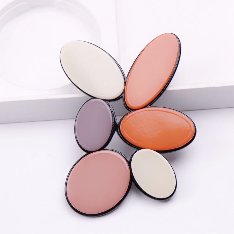 Elegant Acrylic Flower Brooch Pin Oval Non-Slip Fashion Accessory for Women