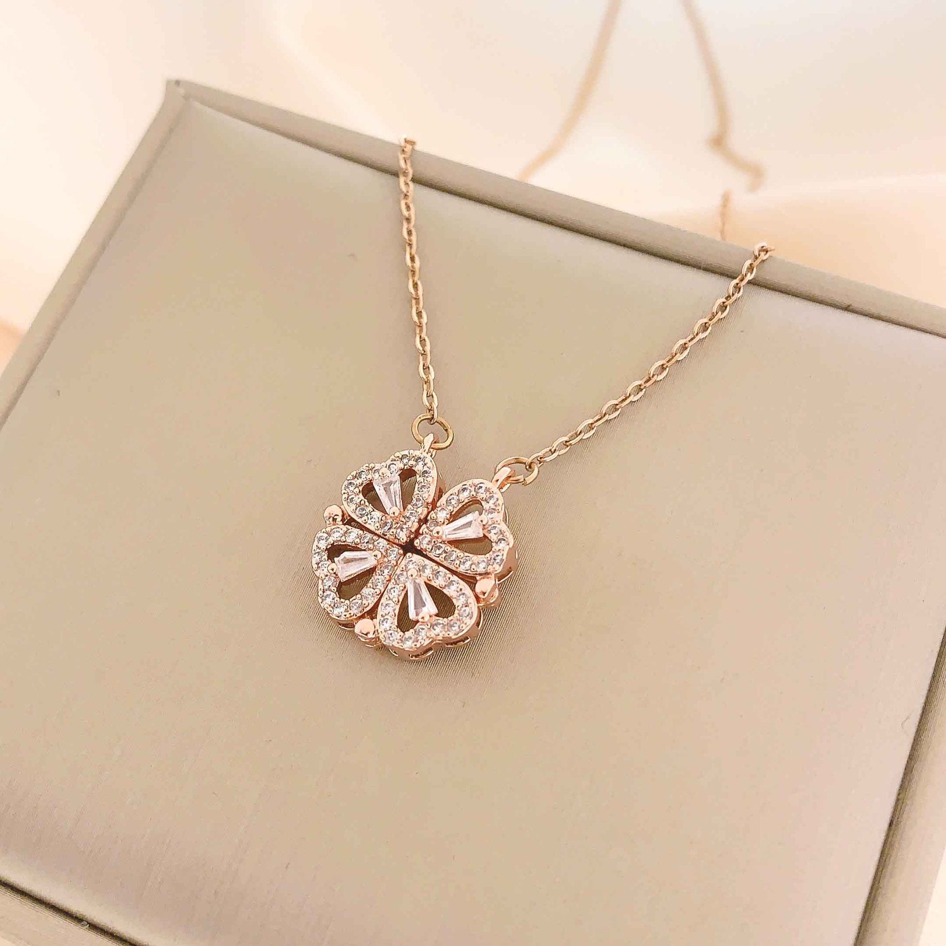 Women's Four-Leaf Clover Pendant Necklace in Three Colors Synthetic Zircon Jewelry