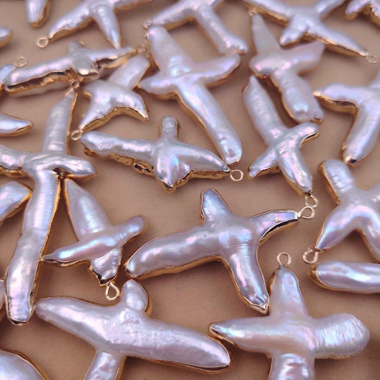 Colgante de perla de agua dulce estilo barroco con diseño de barra cruzada para joyería DIY