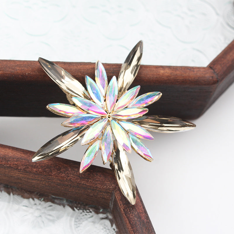 Antique-Inspired Crystal Snowflake Brooch Rhinestone Pin Irregular Shape Women's Fashion Jewelry