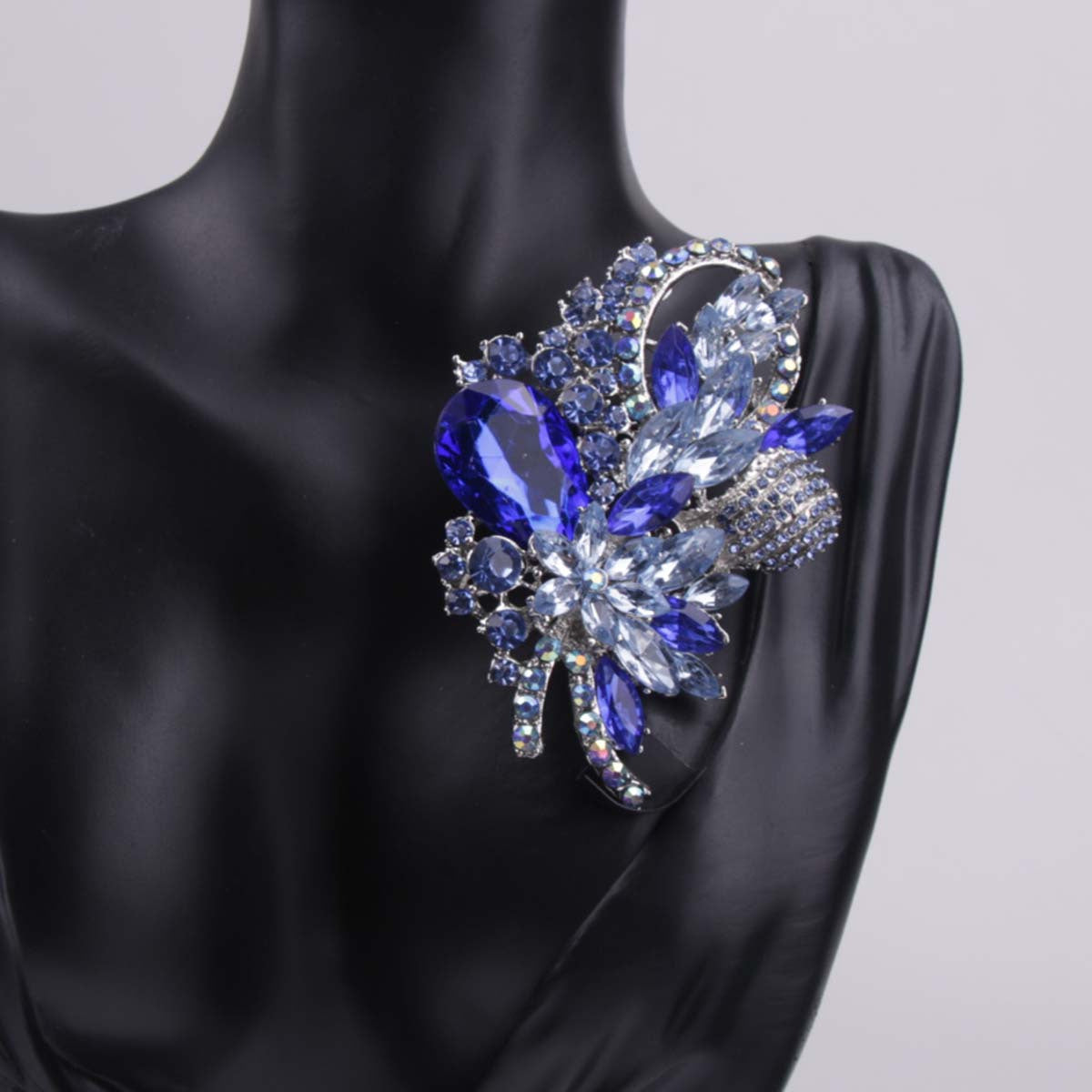 Vintage Luxury Glass Rhinestone Flower Brooch - Ayollar kostyumlari va palto uchun nozik kristall gullar shaklidagi pin (1 dona)