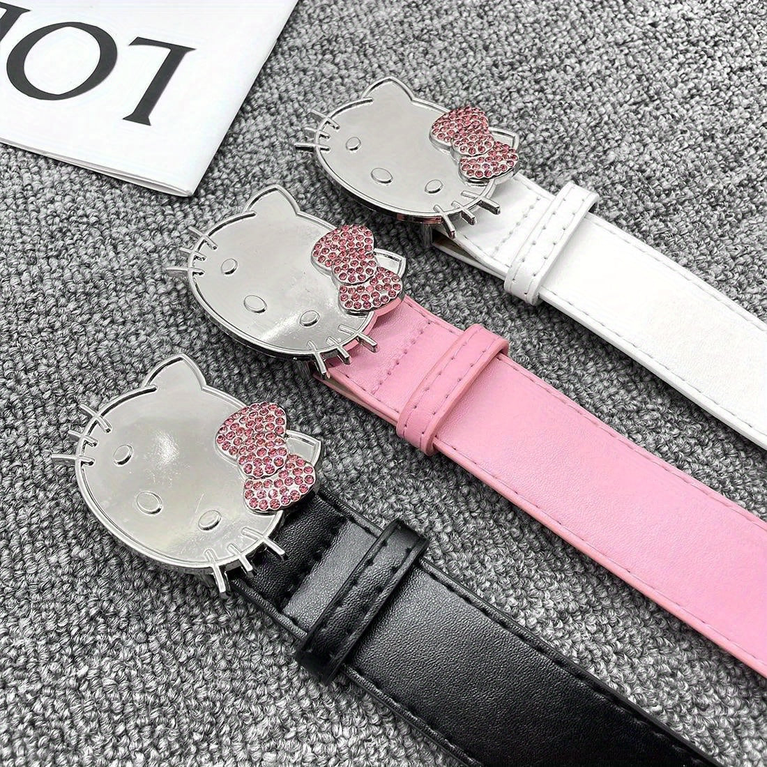 Cinturón con colgante de gota de agua rosa para mujer con diseño de Hello Kitty hecho de material PU