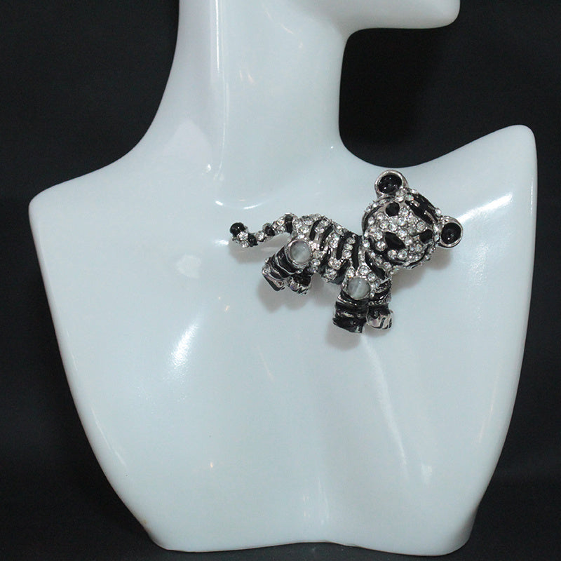 Ayollar uchun sharf, kurtka, kuz va qish uchun rhinestones kristalli alyuminiy pin bilan bo'rdoq brosh