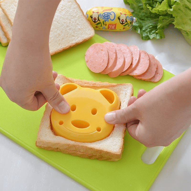 Kids' Bear-Shaped Sandwich Cutter Food-Safe Plastic for Lunches and Easter Gifts