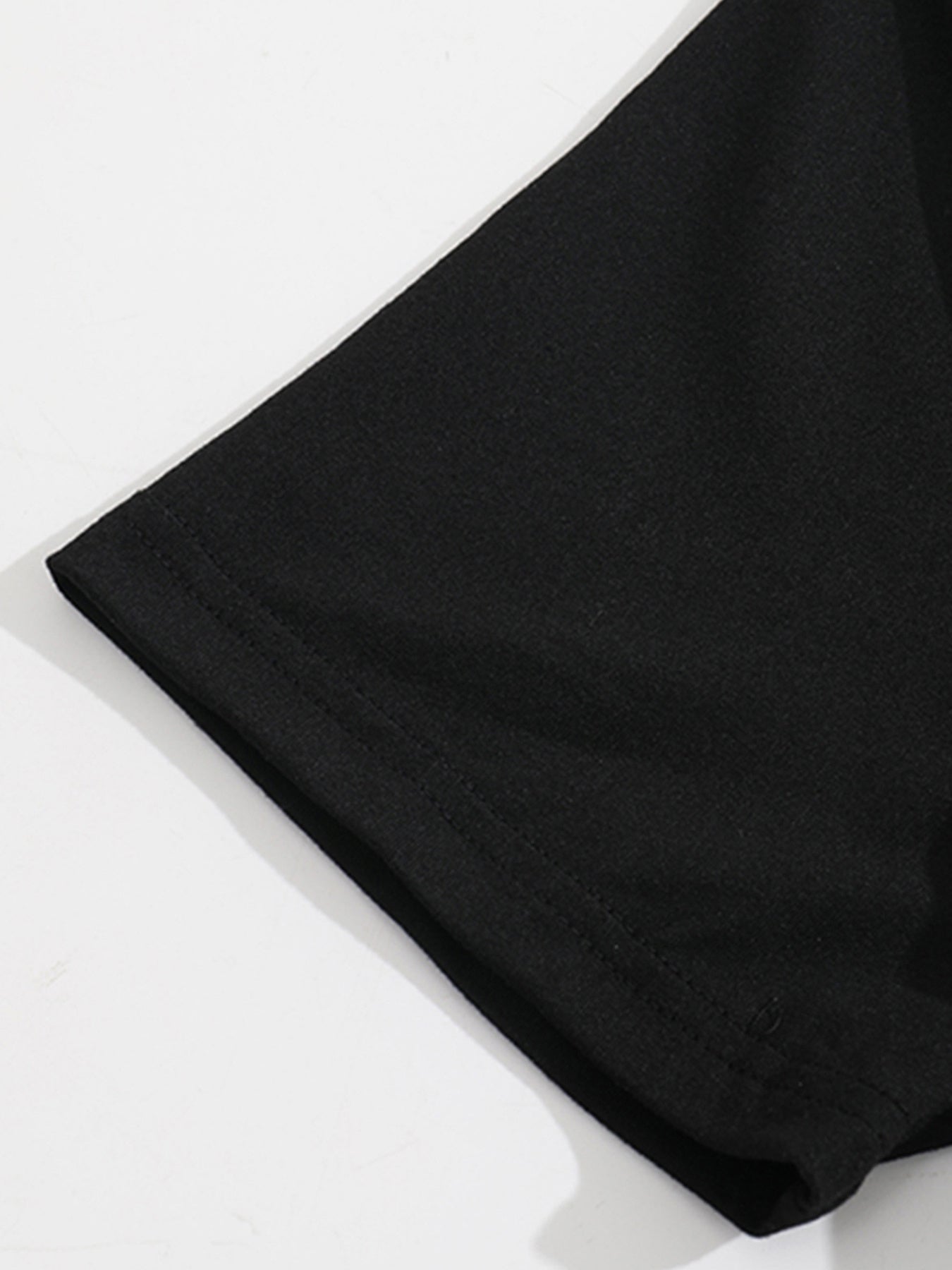 Conjunto de dos piezas para mujer con camiseta de manga corta con estampado de corazones y pantalones cortos de tiro alto en mezcla de poliéster para primavera y verano