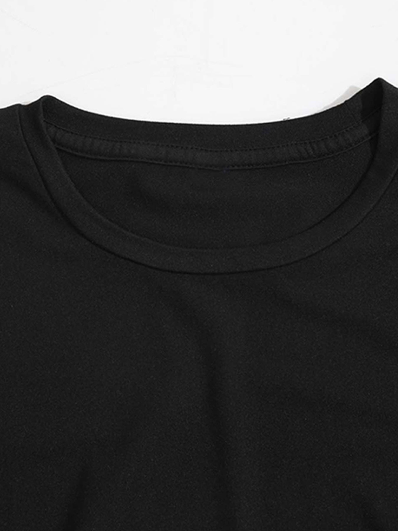 Conjunto de dos piezas para mujer con camiseta de manga corta con estampado de corazones y pantalones cortos de tiro alto en mezcla de poliéster para primavera y verano