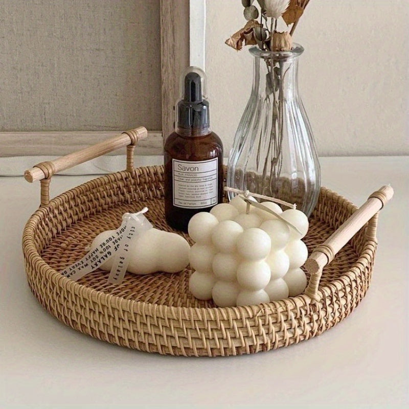 Qo'llari bilan ishlangan bambuk xizmat qilish taxtasi, oshxona va ovqatlanish uchun