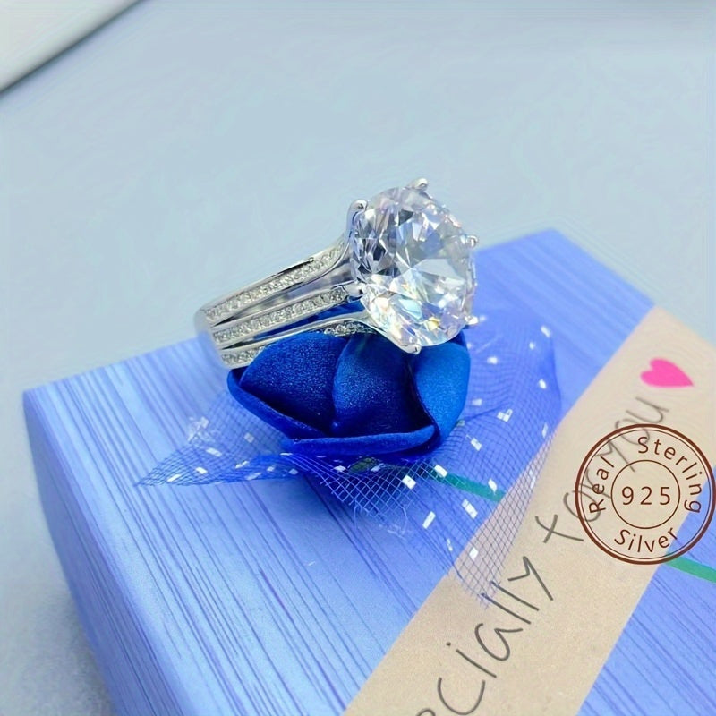 S925 Sterling Silver Moissanite To'y Halqasi - Nafis 10ct tosh, to'ylar va yubileylarga mos keladi. Vintage uslubidagi Y2K dizayni bilan ajralib turadi va har mavsumda kiyish uchun mukammaldir. 14-fevral kuni berish uchun ideal sovg'a.