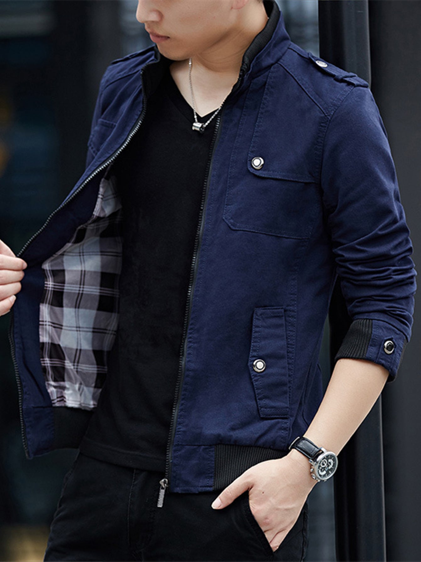 Erkaklar uchun bir rangli kargo jakketi, ko'p cho'ntakli dizayn, zamonaviy uzun qo'lqopli turli xil ko'ylak. Tashqi faoliyatlar uchun mukammal, ajoyib sovg'a bo'ladi.