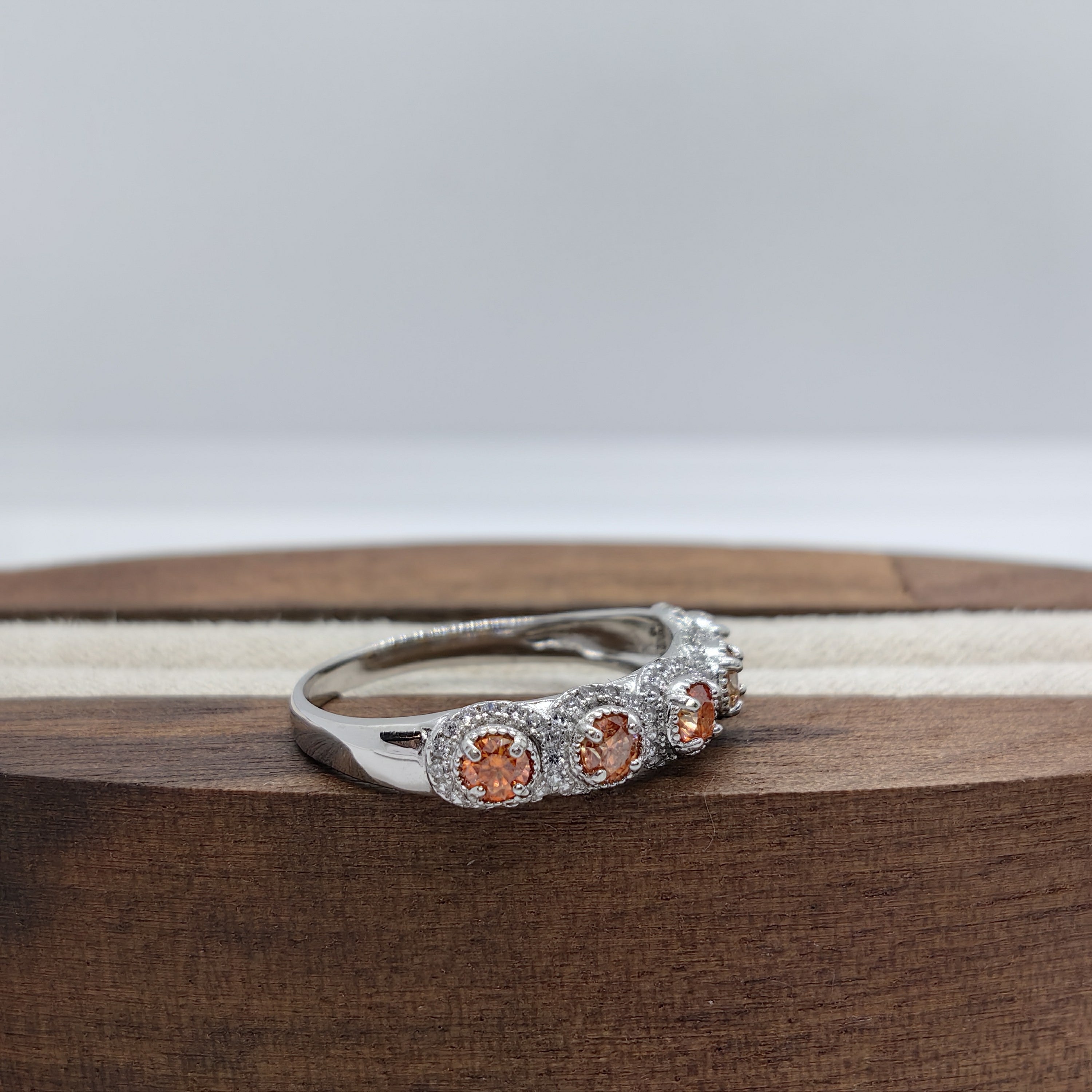 Кольцо из стерлингового серебра с 0,5 карата моиссанита, 5 камней и покрытием из 18-каратного золота