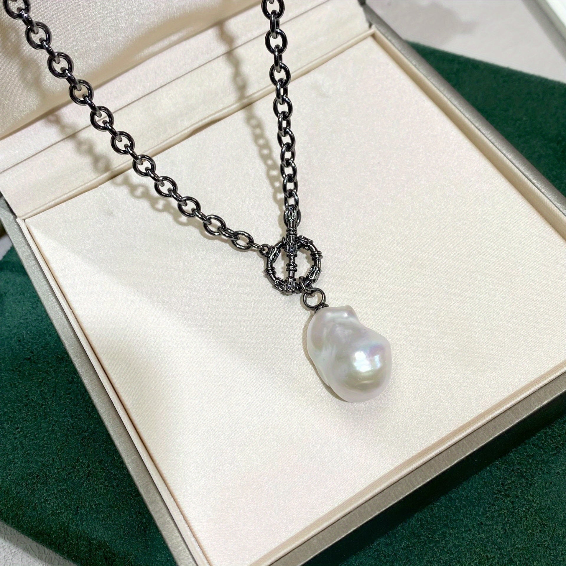 Collar de perlas de agua dulce barrocas con perlas naturales y diseño único para fiestas y regalos