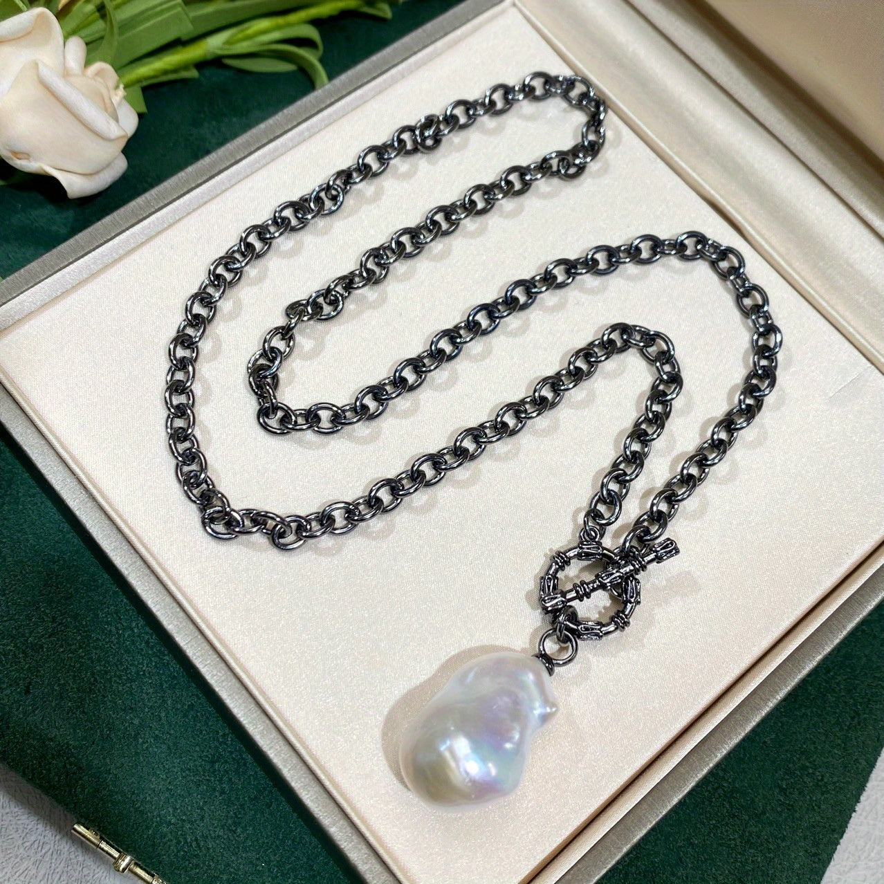 Collar de perlas de agua dulce barrocas con perlas naturales y diseño único para fiestas y regalos