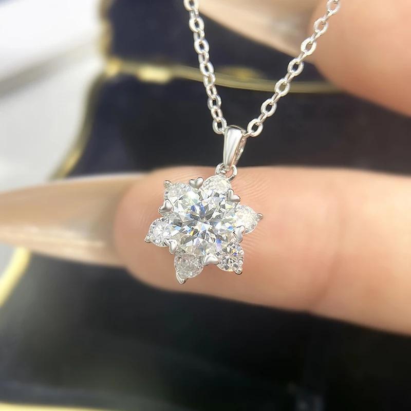 Silver Necklace with Moissanite Snowflake Pendant 1 Carat Elegant Jewelry for Daily Wear
