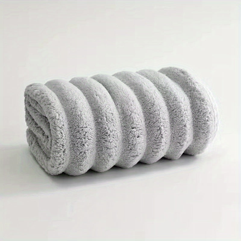 Coral Fleece qo‘l sochiq, chiziqli dizayn bilan, 270 GSM, yuqori singdiruvchan, tolchasiz