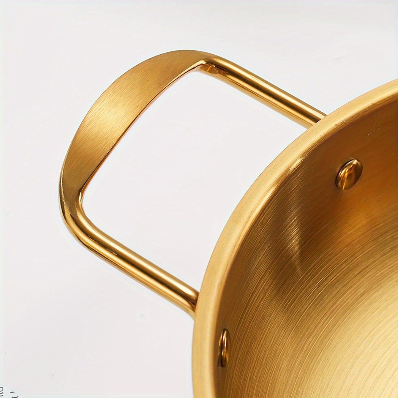 Golden Stainless Steel Ramen Pot with Lid for Soup and Seafood Cooking
