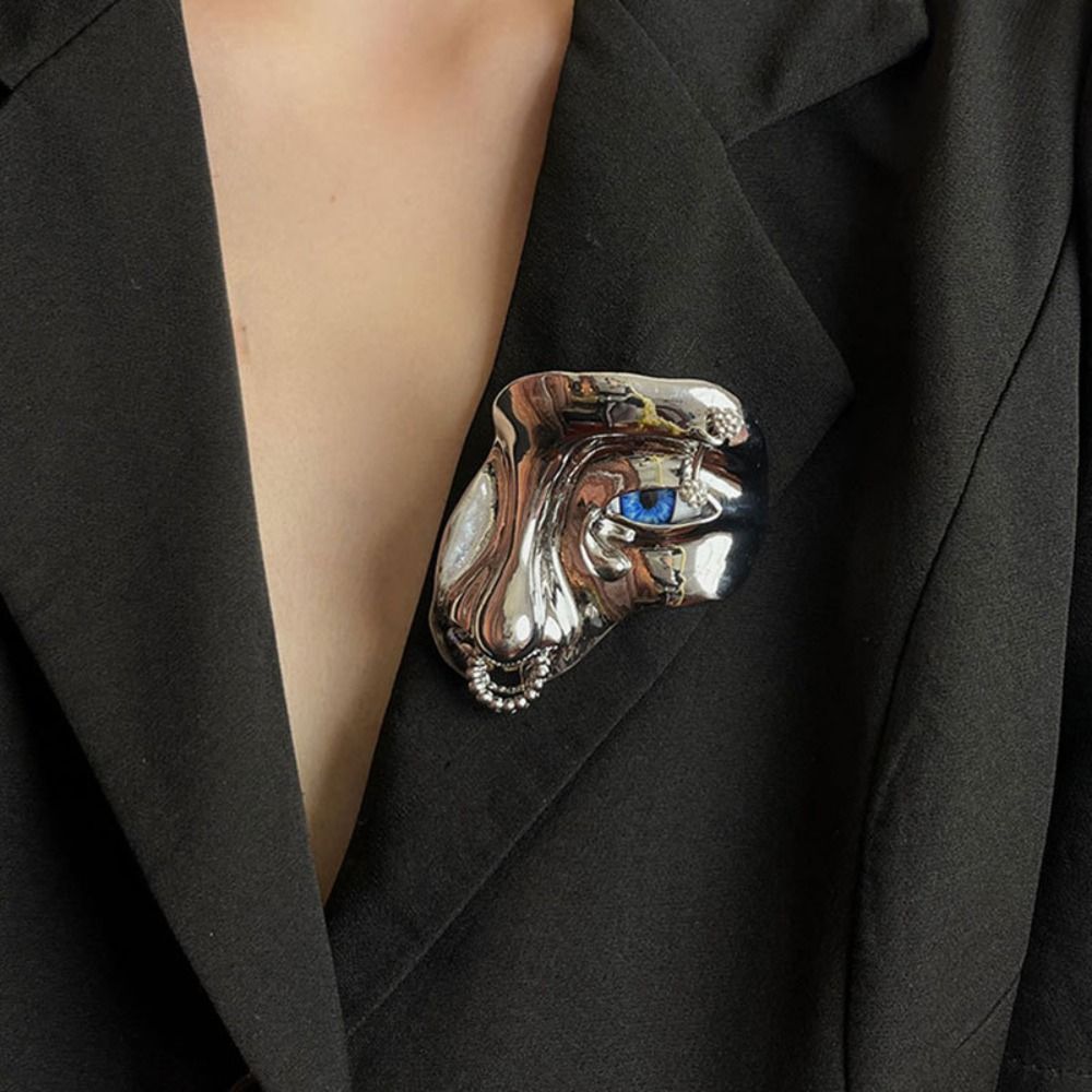 Half-Human Alloy Face Brooch for Women Unique Jewelry Accessory Exaggerated Style
