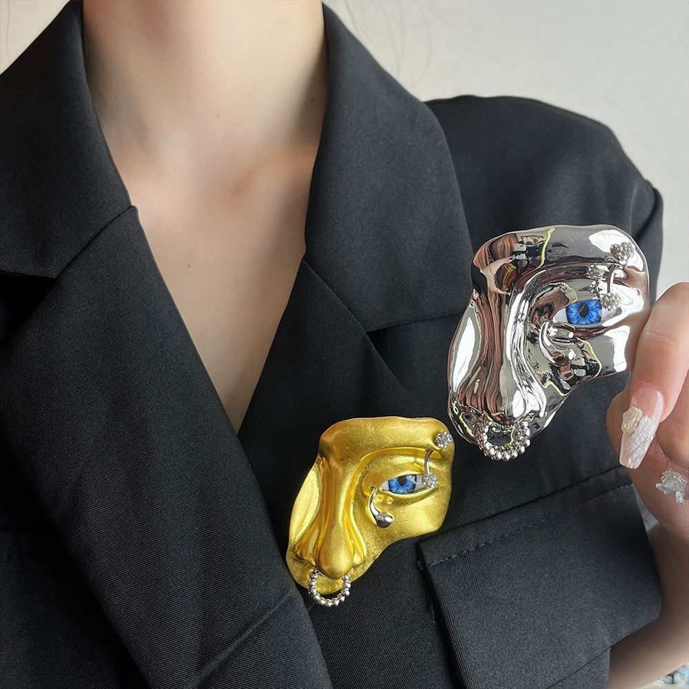 Half-Human Alloy Face Brooch for Women Unique Jewelry Accessory Exaggerated Style