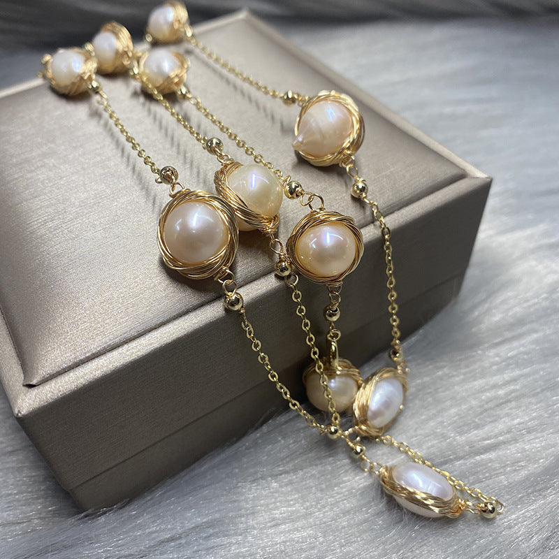 Vintage ilhomlangan Freshwater Pearl Necklace - Har qanday kiyimga nafis qo'shimcha, oddiy kiyim va maxsus tadbirlar uchun mos. Bepul sovg'a qutisi bilan birga keladi. Uchta ajoyib uslubdan tanlang: Sleeping Beauty, Starry Sky yoki Knitted Sweater.