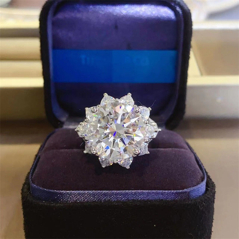 10 Karat Güneş Çiçeği Moissanite uzuk Sterling Kumushda, nikoh yoki taklif uchun