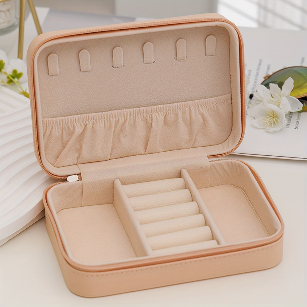 Кожанская шкатулка для украшений с крючками для цепочек и замком для колец, серег и аксессуаров