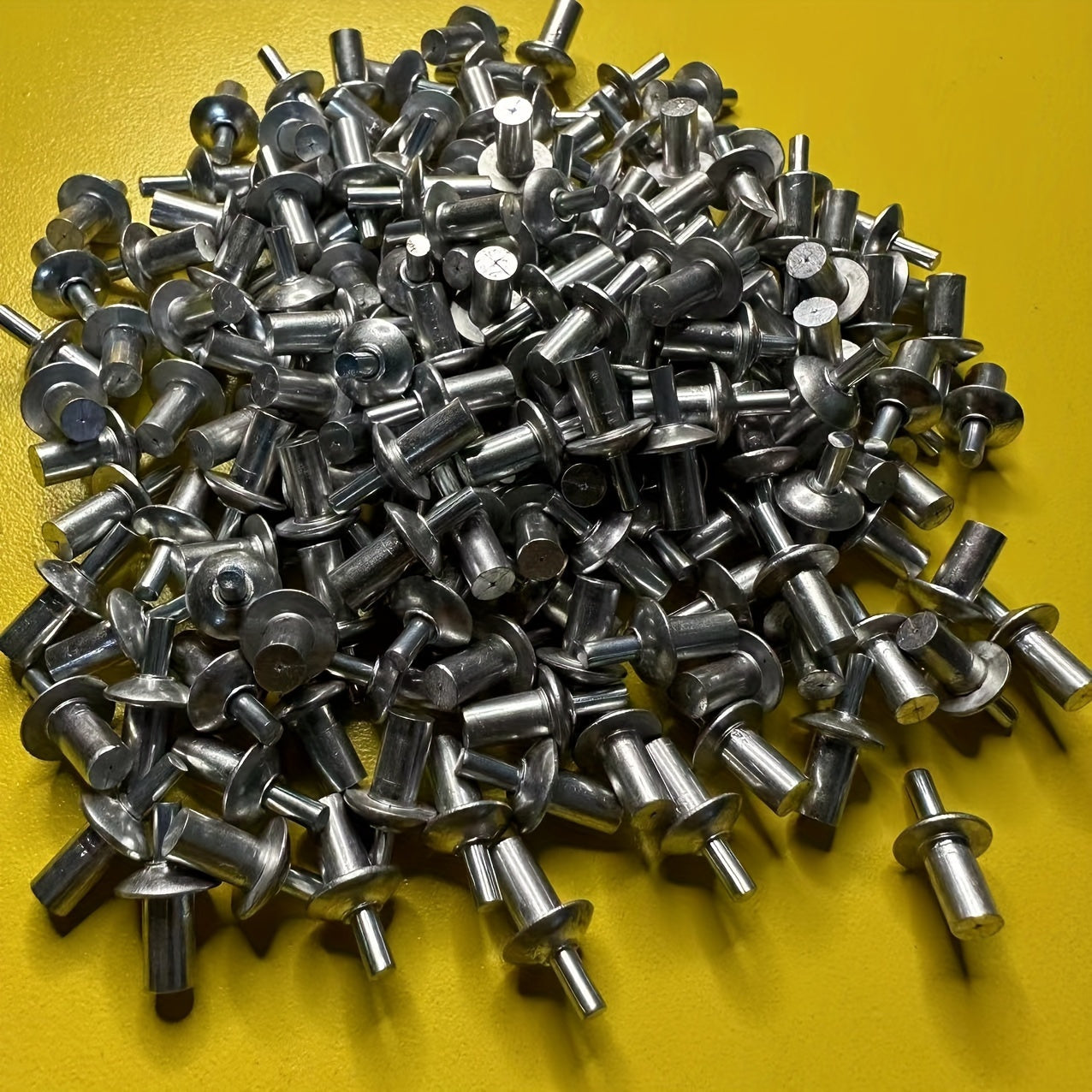 100pcs Aluminum Flat Round Head Rivets Flat Beading Expansion Fasteners