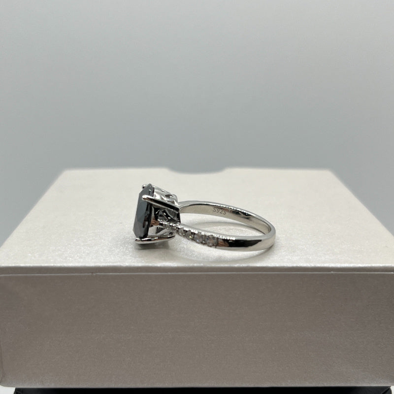 Black Moissanite Engagement Ring 2-5 Ct Round Cut Four-Claw Wedding Jewelry