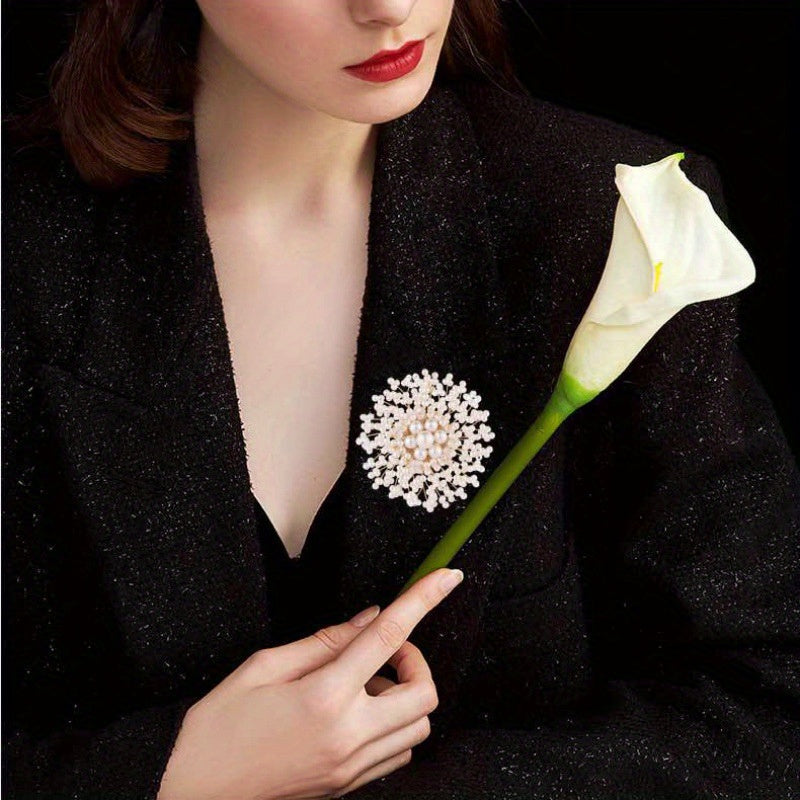 Vintage Style Pearl Flower Brooch Pin for Women and Men Wedding Party Accessories