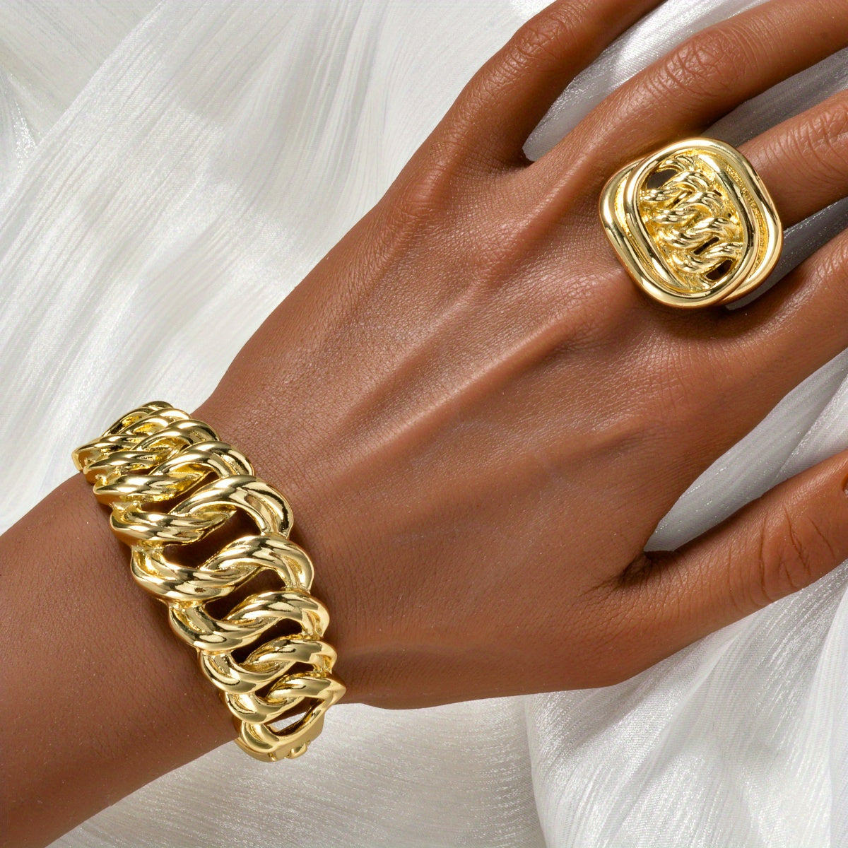 Women's Copper Jewelry Set with Interlocked Circle Choker Earrings Bracelet Ring