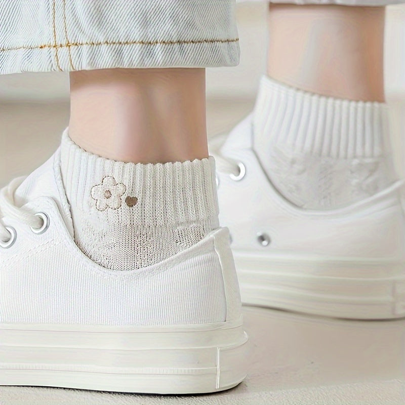 Women's Ankle Socks 5 Pairs Breathable Knit Short Socks Cartoon Patterns Embossed