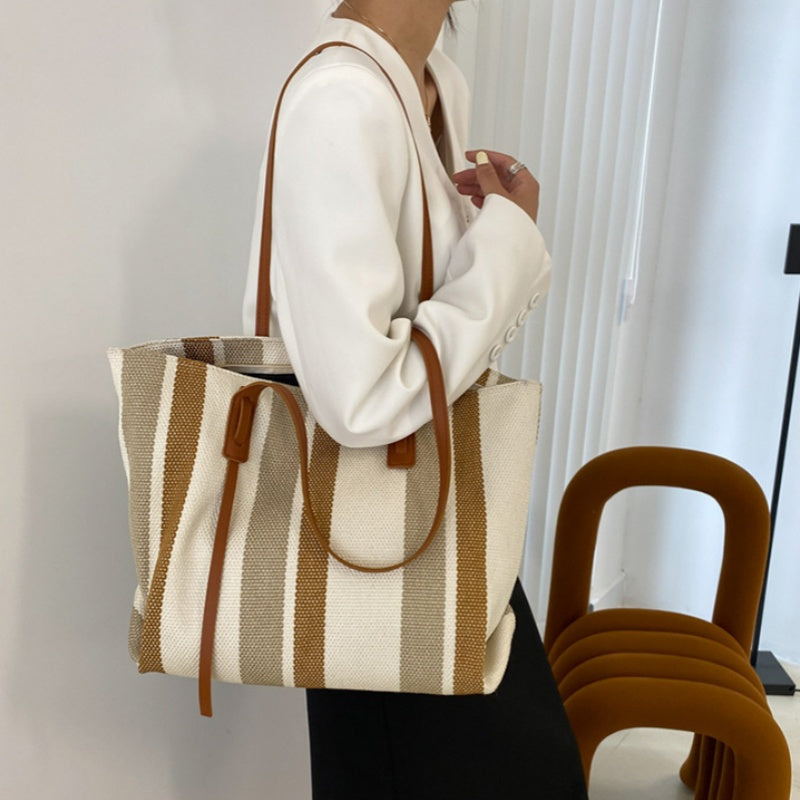 Canvas Tote Bag for Women Large Capacity Casual Shoulder Bag with Zipper Closure in White and Black