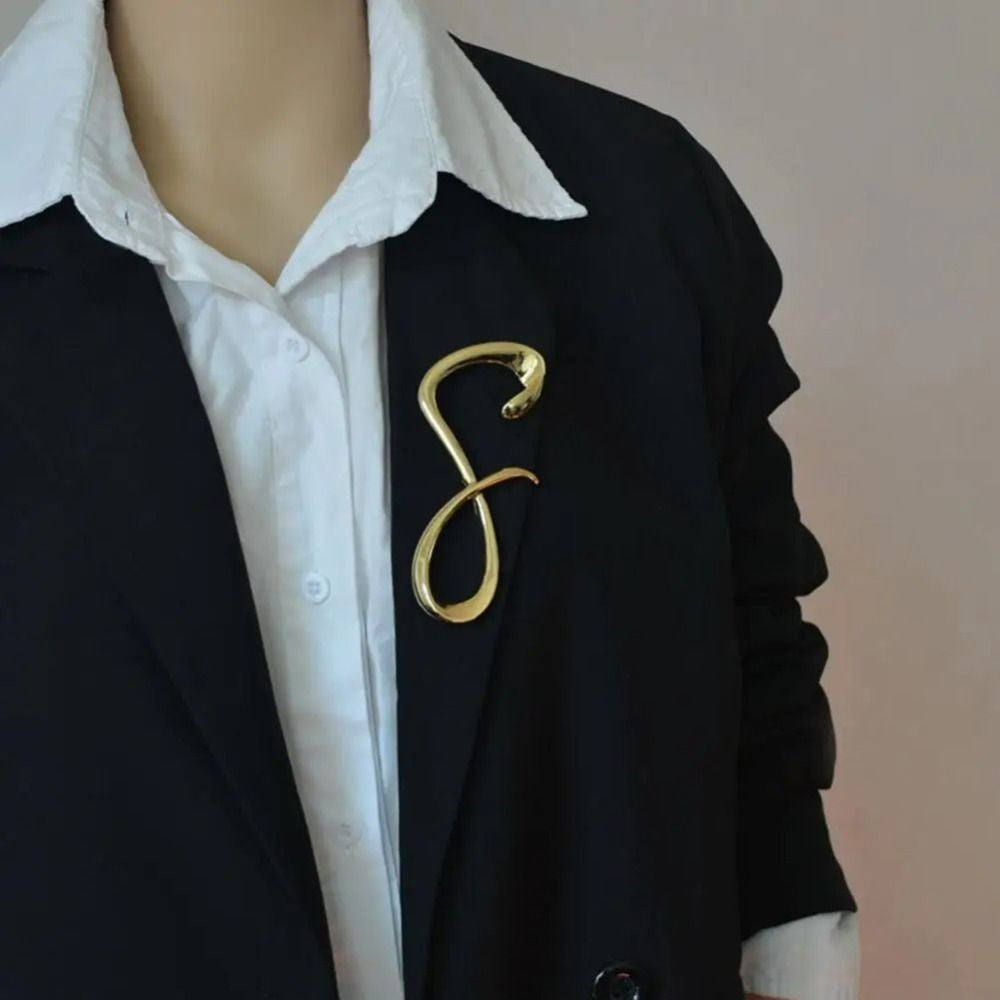 Gold Tone Alloy Infinity Symbol Brooch Metal Lapel Pin for Coats and Collars