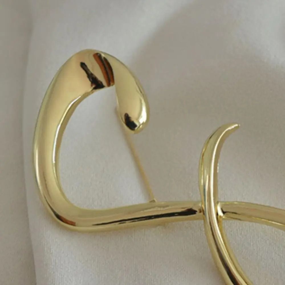 Gold Tone Alloy Infinity Symbol Brooch Metal Lapel Pin for Coats and Collars