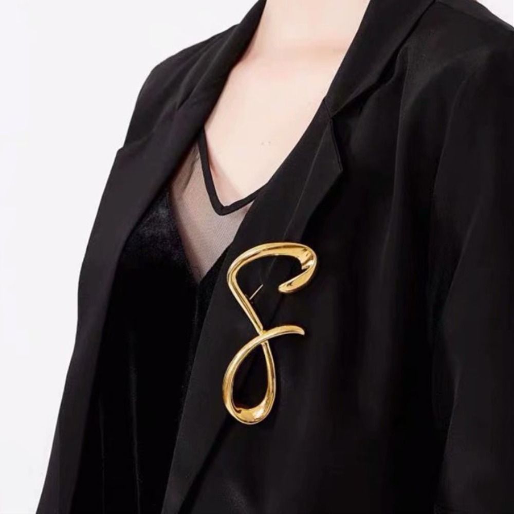 Gold Tone Alloy Infinity Symbol Brooch Metal Lapel Pin for Coats and Collars